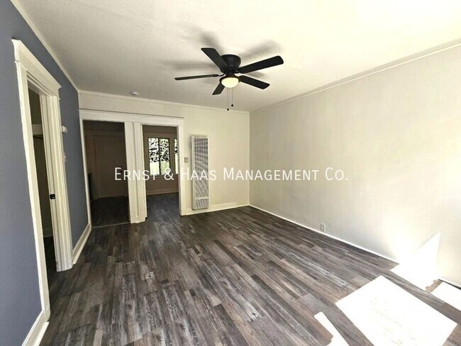 Building Photo - 1306 E Hellman St