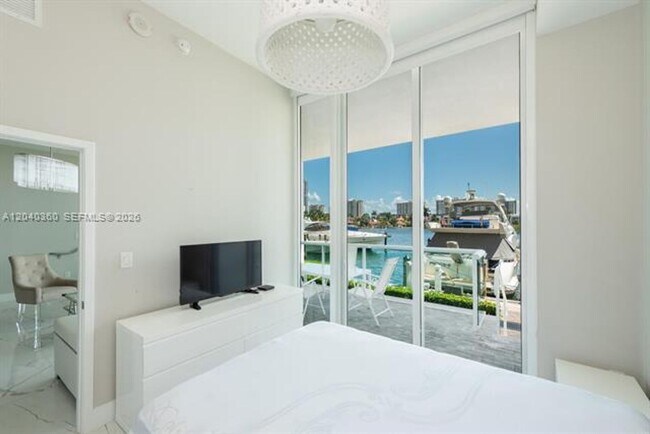 Building Photo - 400 Sunny Isles Blvd