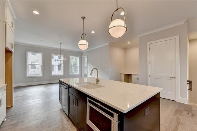 Building Photo - 375 Chiswick Cir