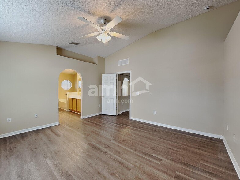 Building Photo - 9469 Arbor Oak Ln