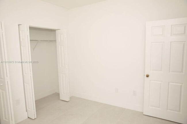 Building Photo - 273 SE 32nd Ave