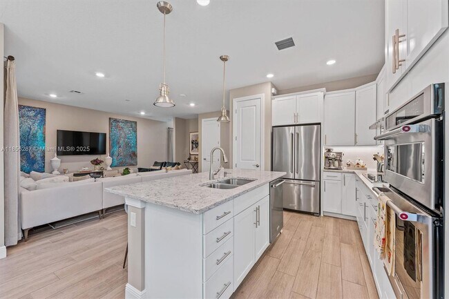 Building Photo - 4434 Ficus St