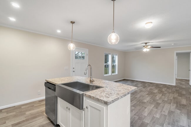 Building Photo - Valley Estates