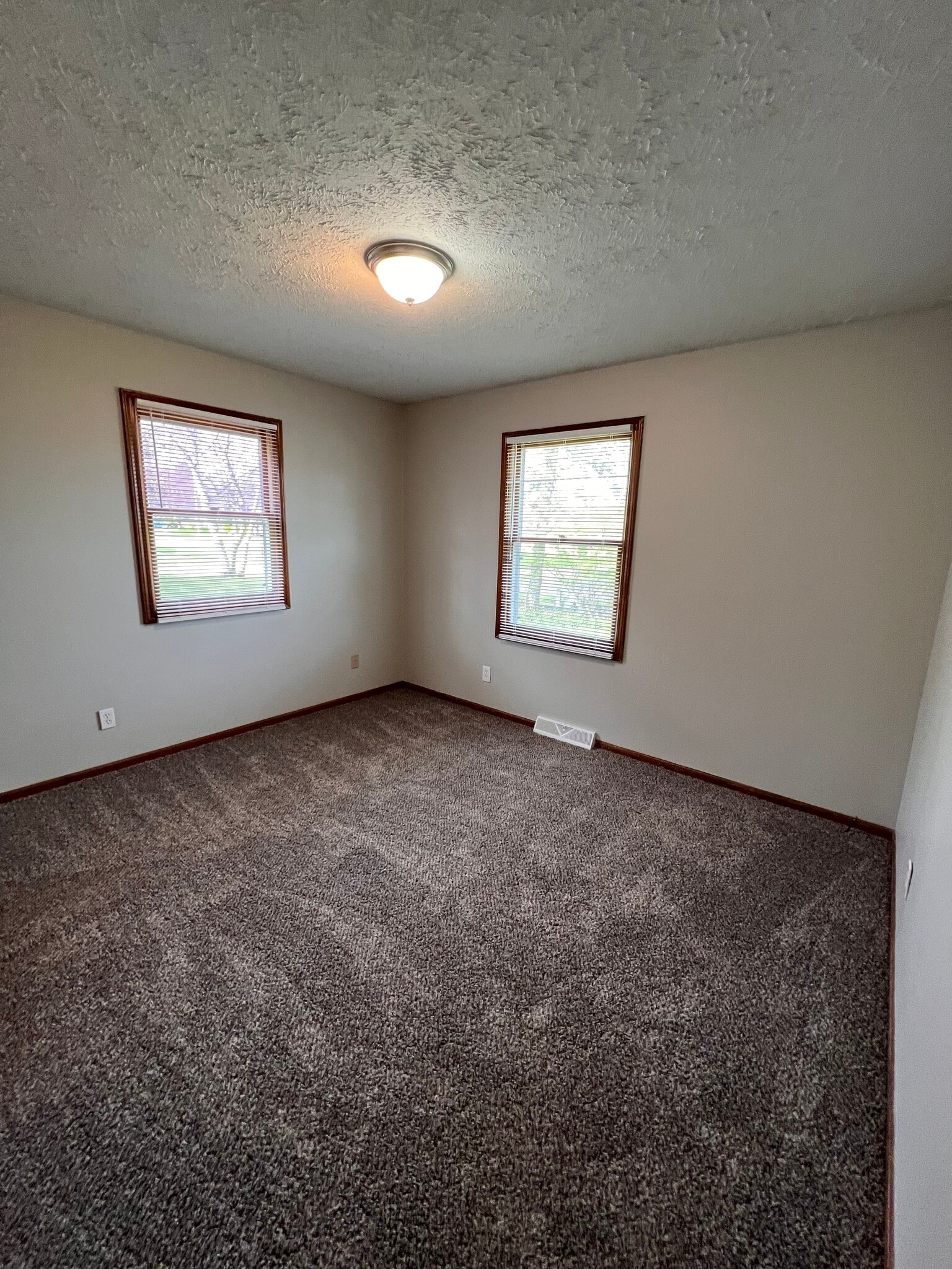 Building Photo - 3628 Bluebird Ave SW
