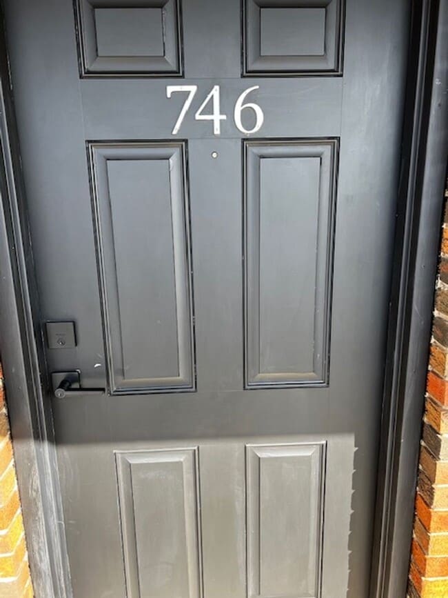 Building Photo - Maryville 37803 - 1 bedroom, 1 bath Apartment - Contact Troy Adams (865)233-6949