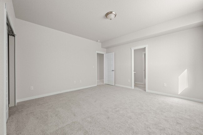 Building Photo - $2700 - 4BR/3.5BA Brand New House in Merid...