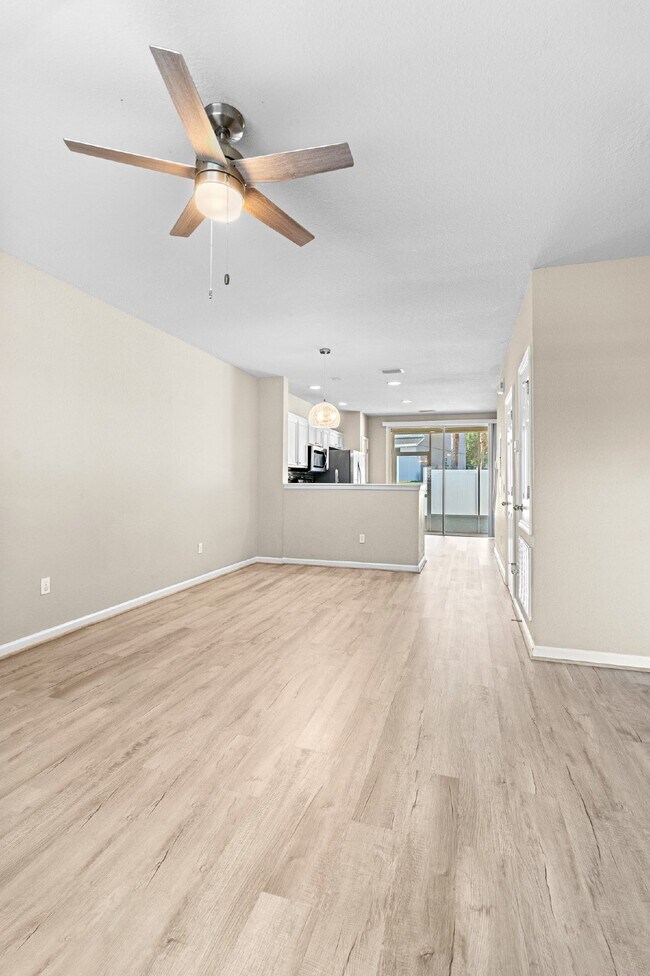 Building Photo - **NEWLY REMODELED ** MAINTENANCE FREE TOWNHOME/ NO APPLICATION FEES**