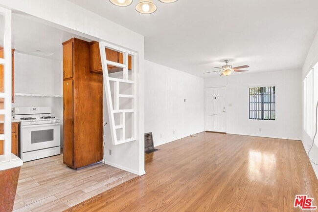 Building Photo - 1124 San Rafael Ave