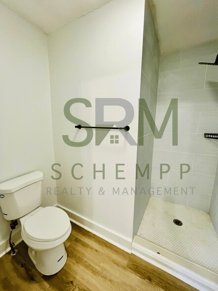 Building Photo - 615 N 32nd St