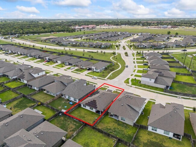 Building Photo - 302 Dusty Bridle Ln