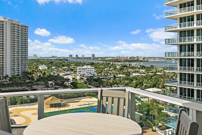 Building Photo - 3100 N Ocean Dr