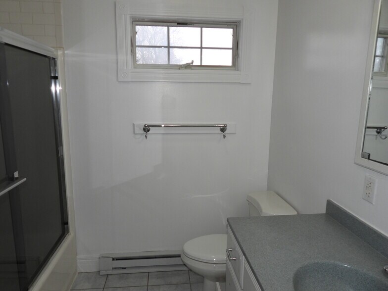 Primary Bathroom - 73 Brinkerhoff St