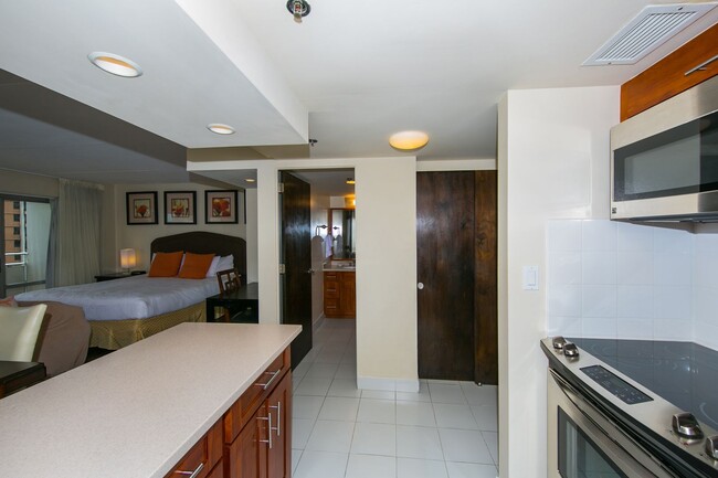 Building Photo - ILIKAI 1430 -Prime Living in Waikiki -