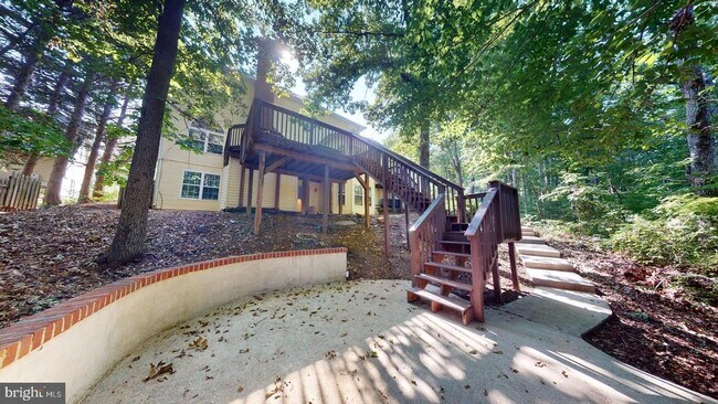 Building Photo - 9811 Fendale Ln