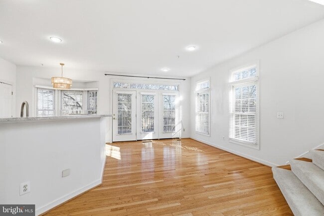 Building Photo - 1817 Fallbrook Ln