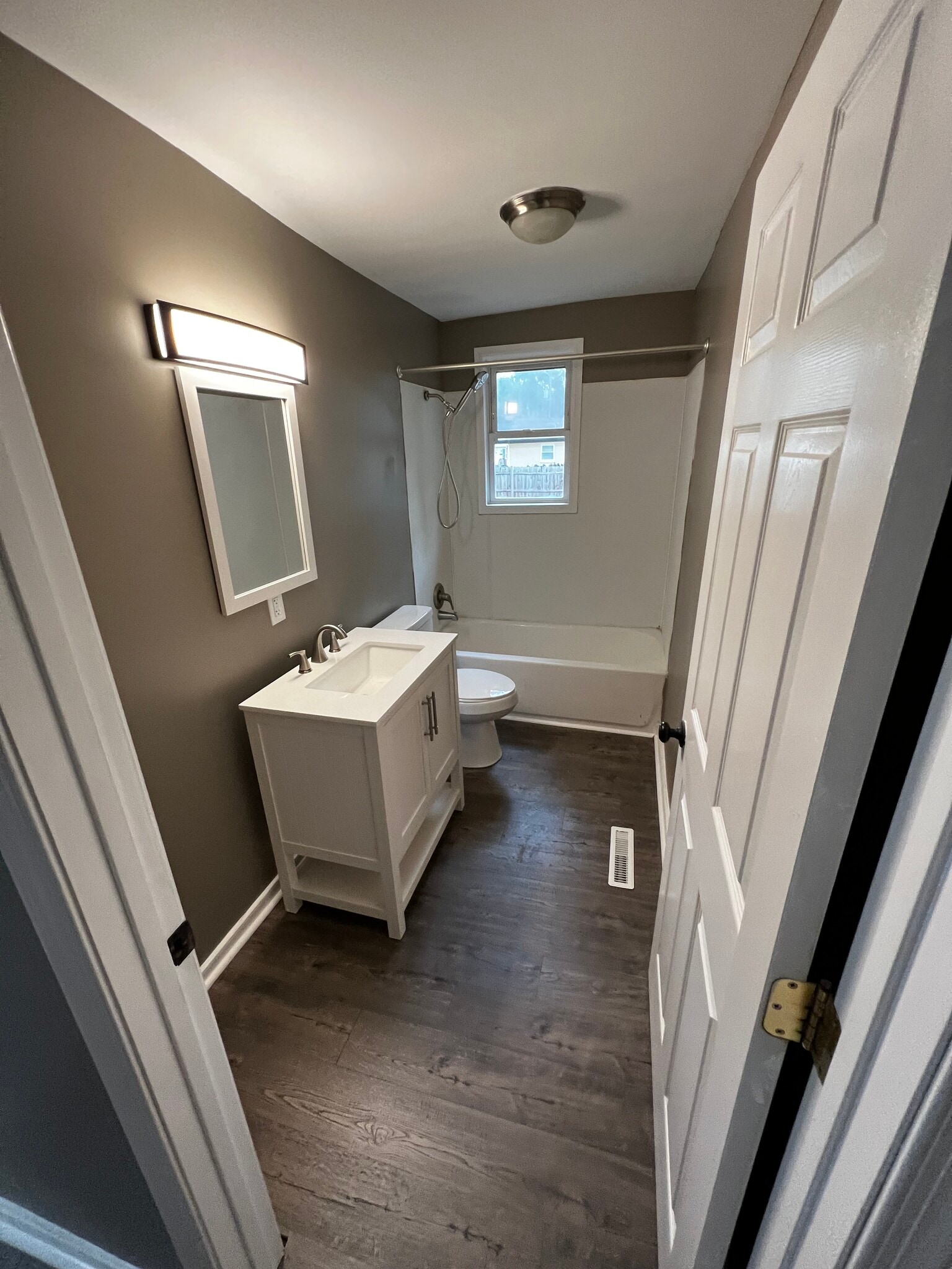 Building Photo - 308 Orange Ave