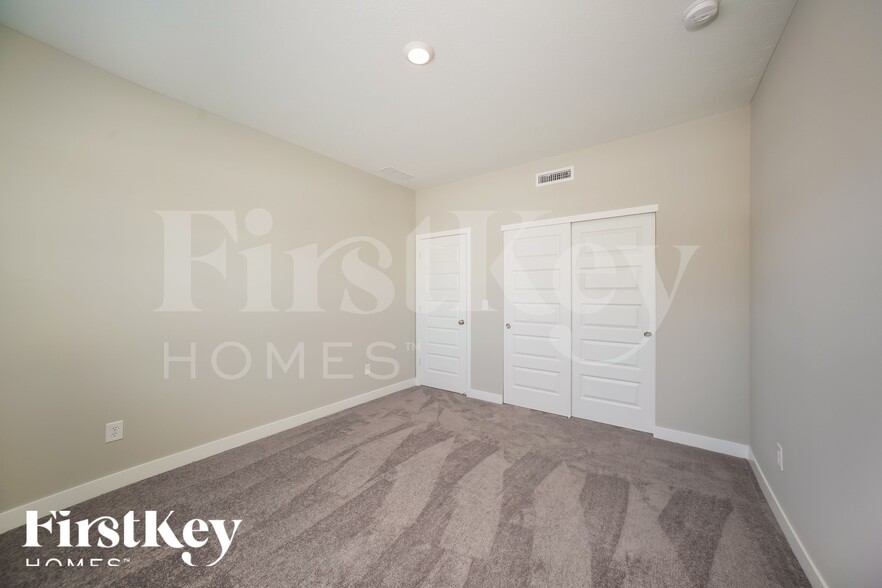 Building Photo - 2285 S Bingham Pl