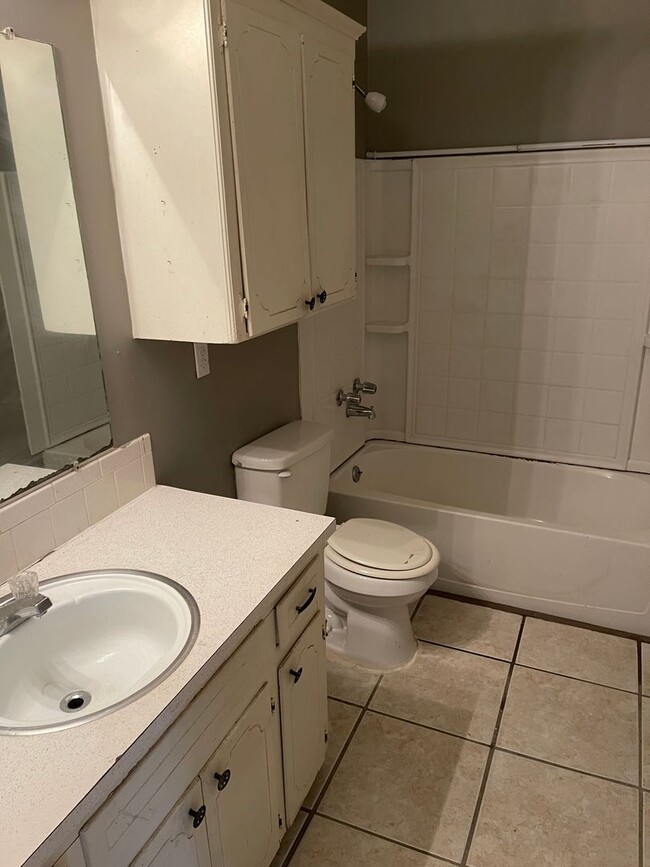 Building Photo - 204 N 37th St