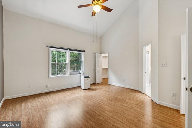 Building Photo - 5875 Woodfield Estates Dr