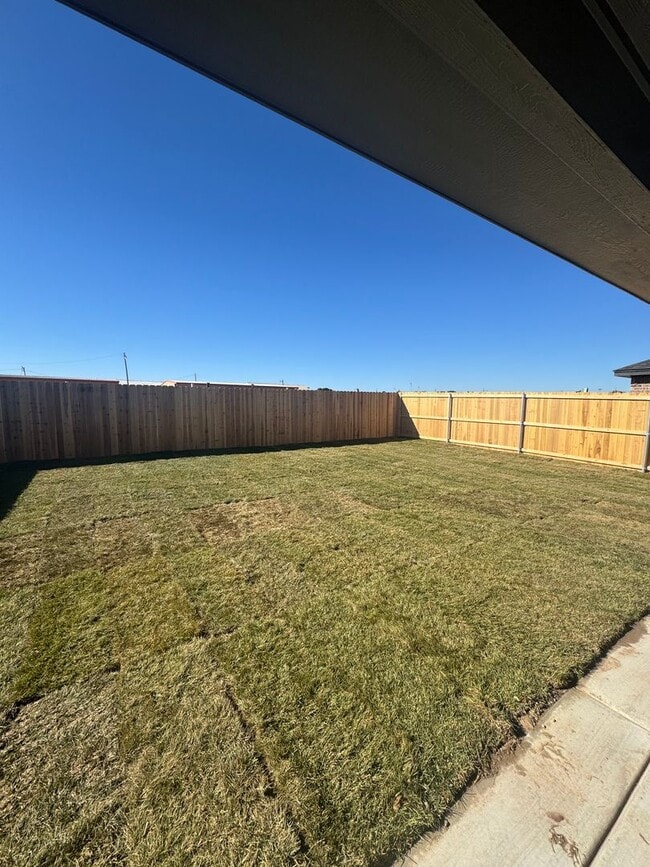 Building Photo - 3/2/1 Fabulous new build 2025 1/2 off special 1st month's rent