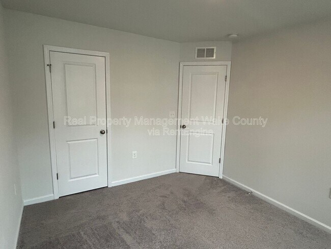 Building Photo - 1041 Shoreside Dr