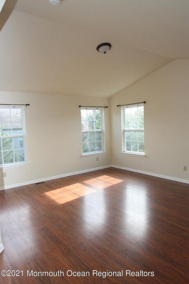 Building Photo - 86 Banyan Blvd