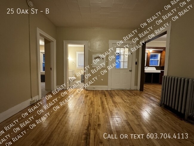 Building Photo - 25 Oak St