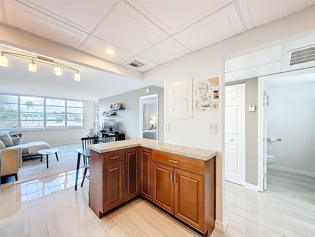 Building Photo - 2741 Taft St