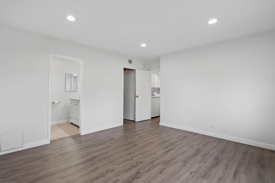 Bedroom 1- Master Bedroom - 6145 Whitsett Ave