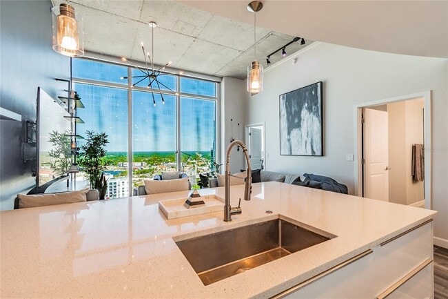 Building Photo - 777 N Ashley Dr