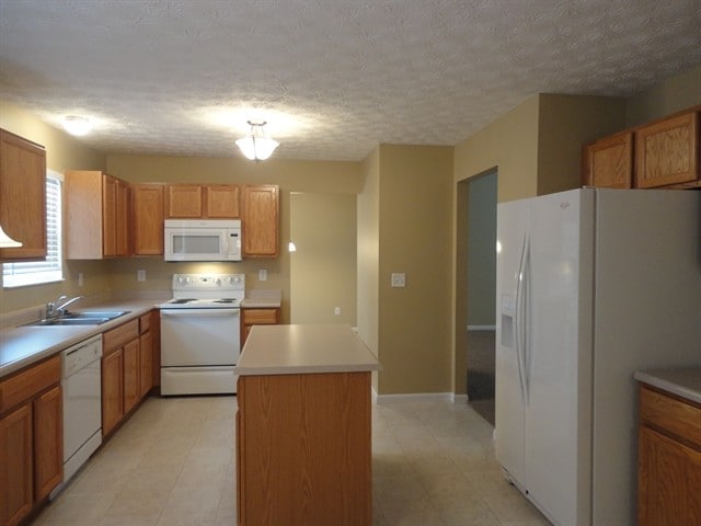 Building Photo - 509 Lake Front Dr