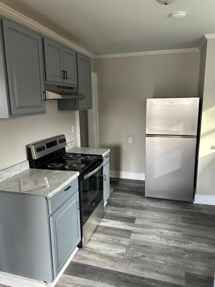 Building Photo - 1605 Hanover Rd