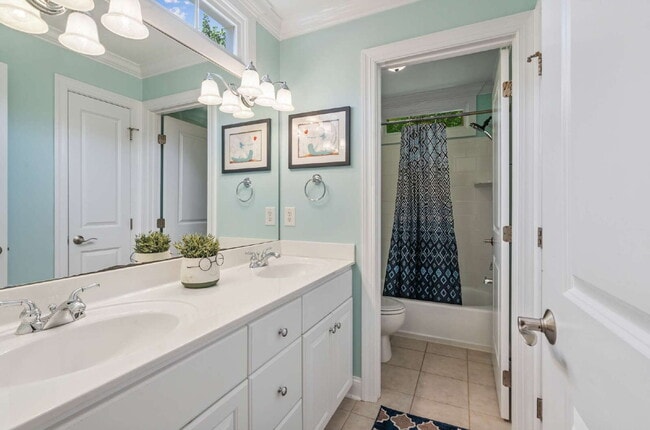 Building Photo - Furnished 4 Bed/3 Full Bath Home in Cary!