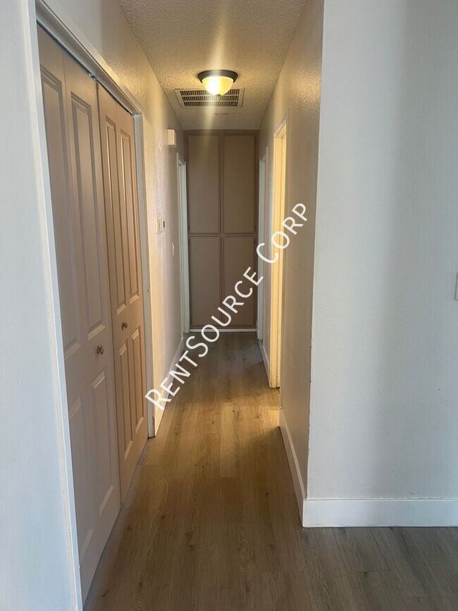 Building Photo - 43837 David St