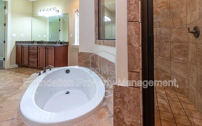 Building Photo - 5505 Riverstone Dr