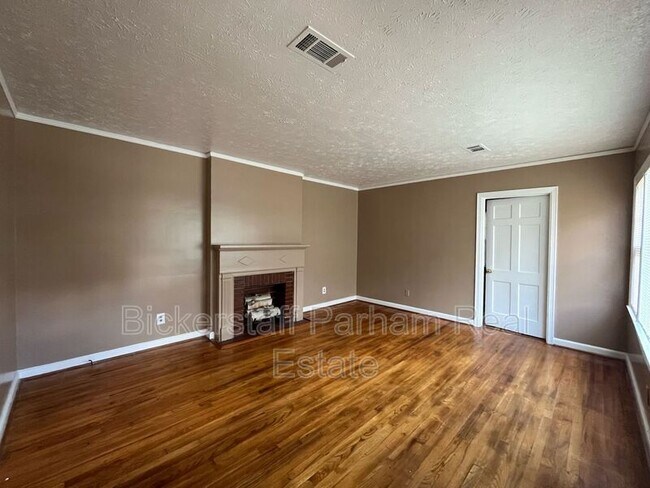 Building Photo - 2911 Gardenia St