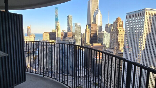 Building Photo - 300 N State St