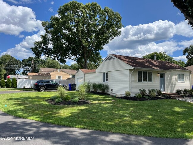 Building Photo - 3915 Smith Dr