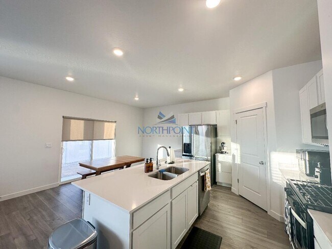 Building Photo - 3 BR/2.5BA | Newly Renovated Single Family Home | 1-Car Garage Parking | In Lehi!