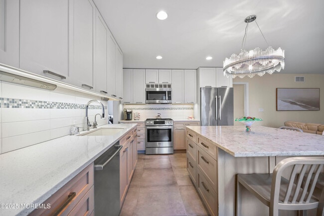 Building Photo - 202 2nd Ave