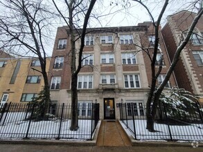 Building Photo - 4241 N Kenmore Ave