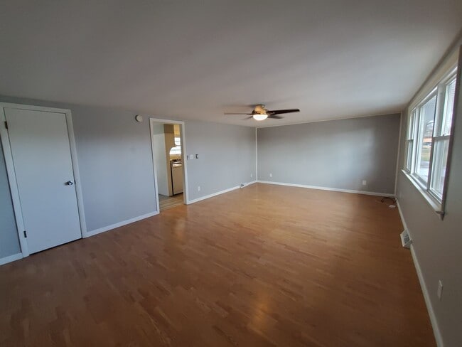 Building Photo - 2 Bedroom House  in Silvis