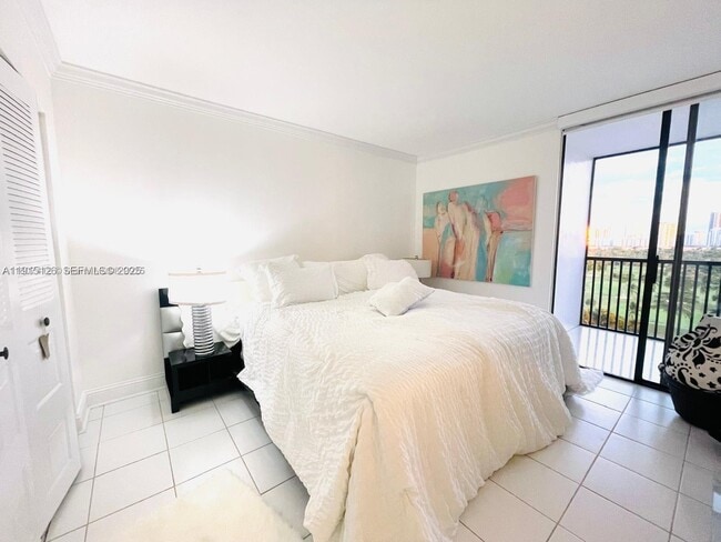 Building Photo - 20301 W Country Club Dr