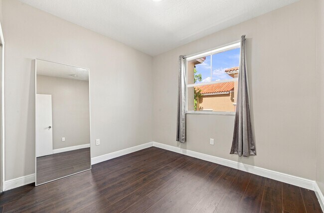 Building Photo - 732 SW 106th Ave