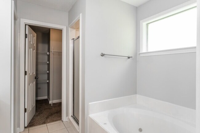 Building Photo - 50 Willow Crest Cove
