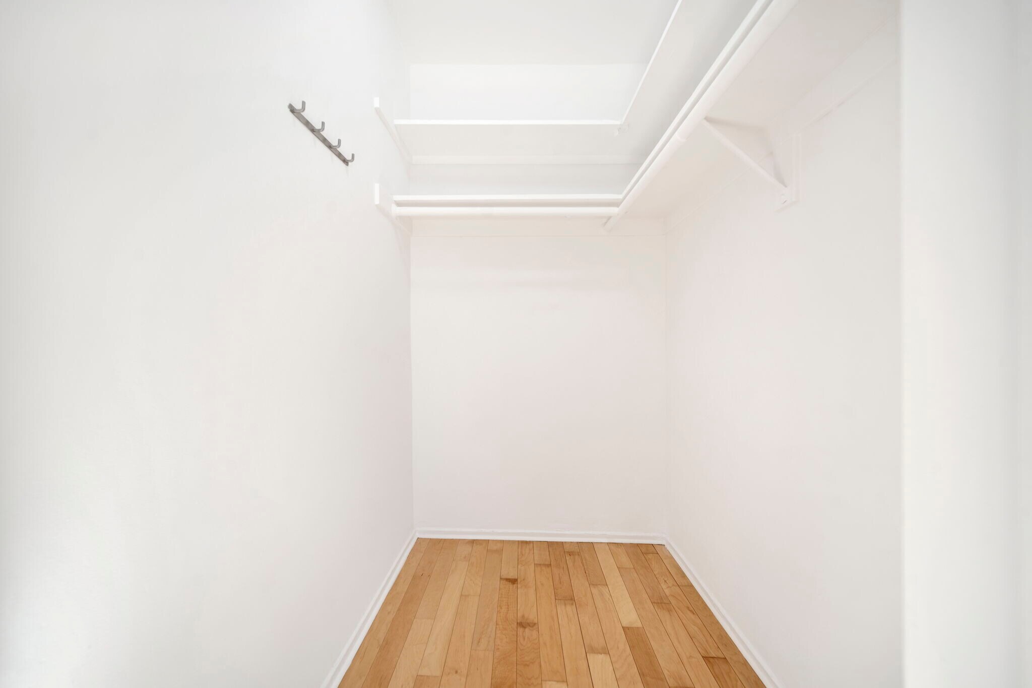 Building Photo - 7767 Hollywood Blvd