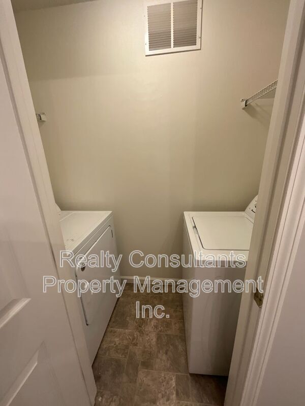 Building Photo - 239 Bridford Downs Dr