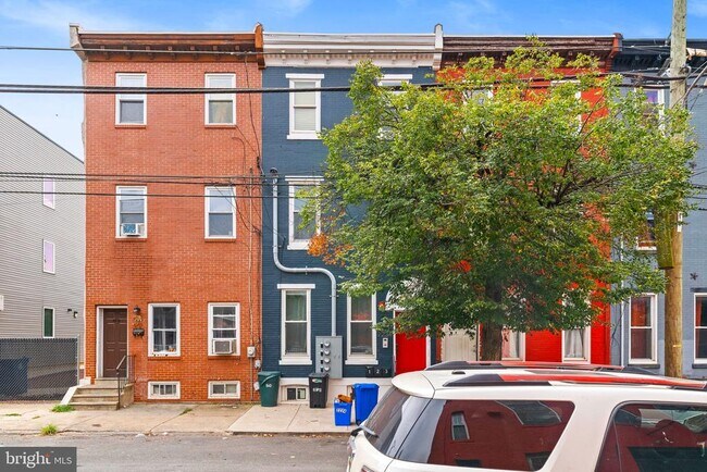 Building Photo - 2234 Master St