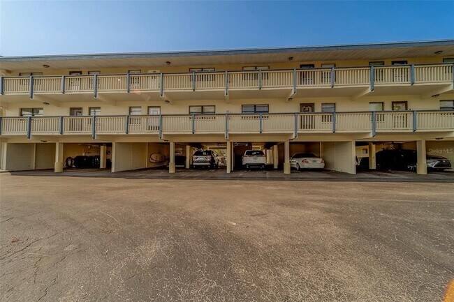 Building Photo - 11650 Capri Cir S