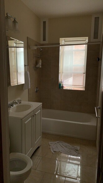 Building Photo - 8 Farrington Ave